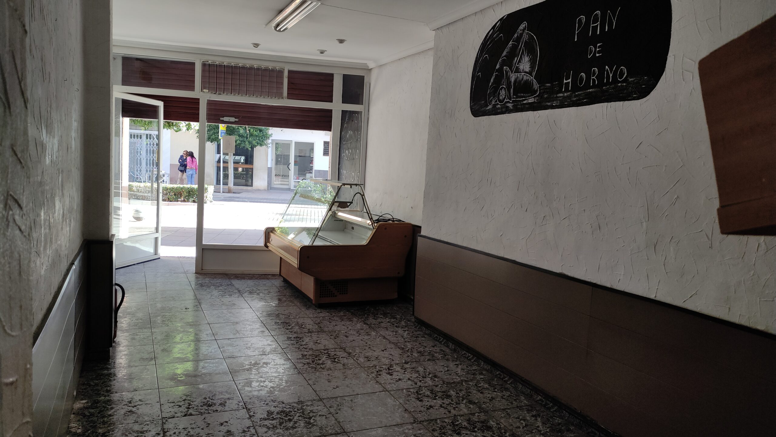 LOCAL COMERCIAL ZONA CEDRE